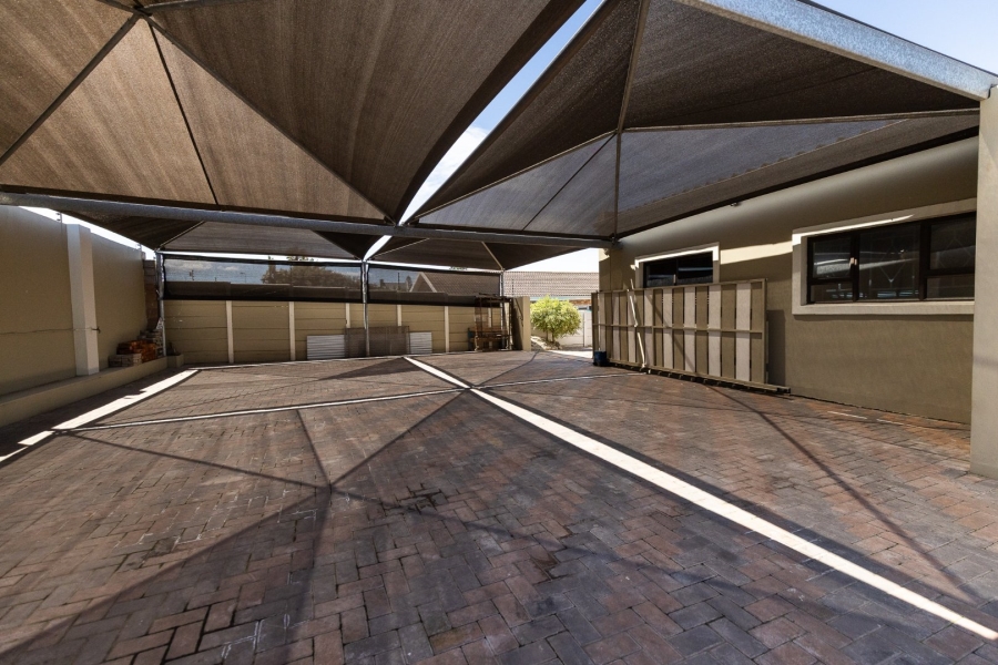 4 Bedroom Property for Sale in Bluewater Bay Eastern Cape